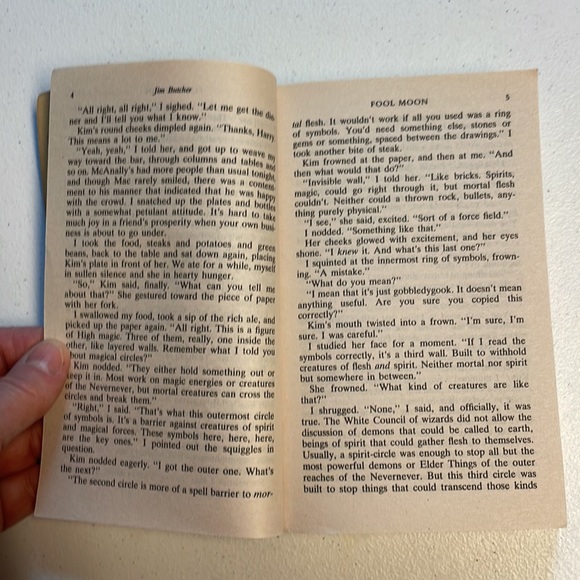 📚2/$6 Full Moon #2 in The Dresden Files Series - Picture 9 of 12